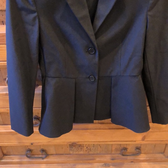 THEORY PARTIAL PLEATED BLACK BLAZER - Picture 2 of 7